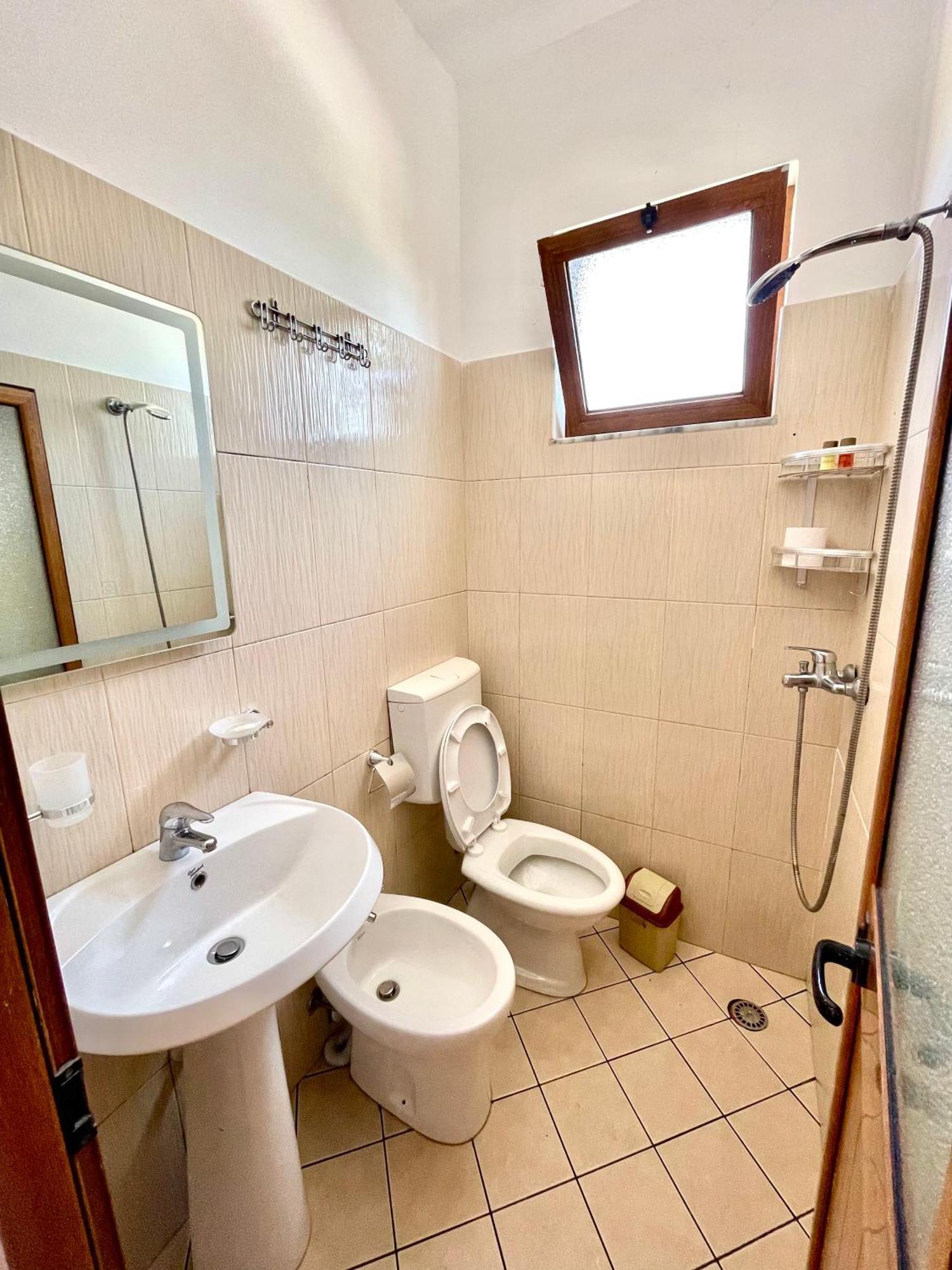 Xhou'S Home Shkodër エクステリア 写真