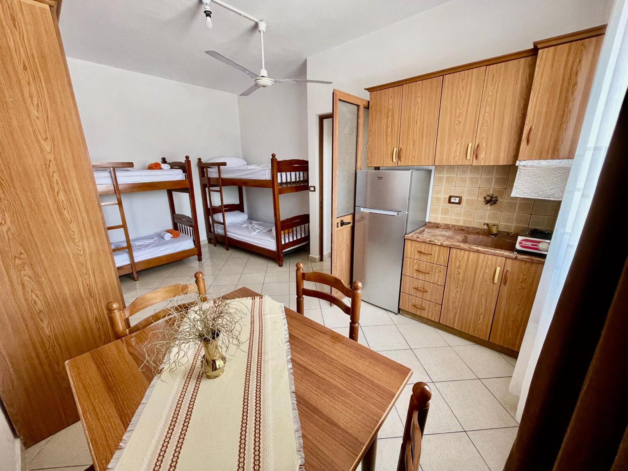 Xhou'S Home Shkodër エクステリア 写真
