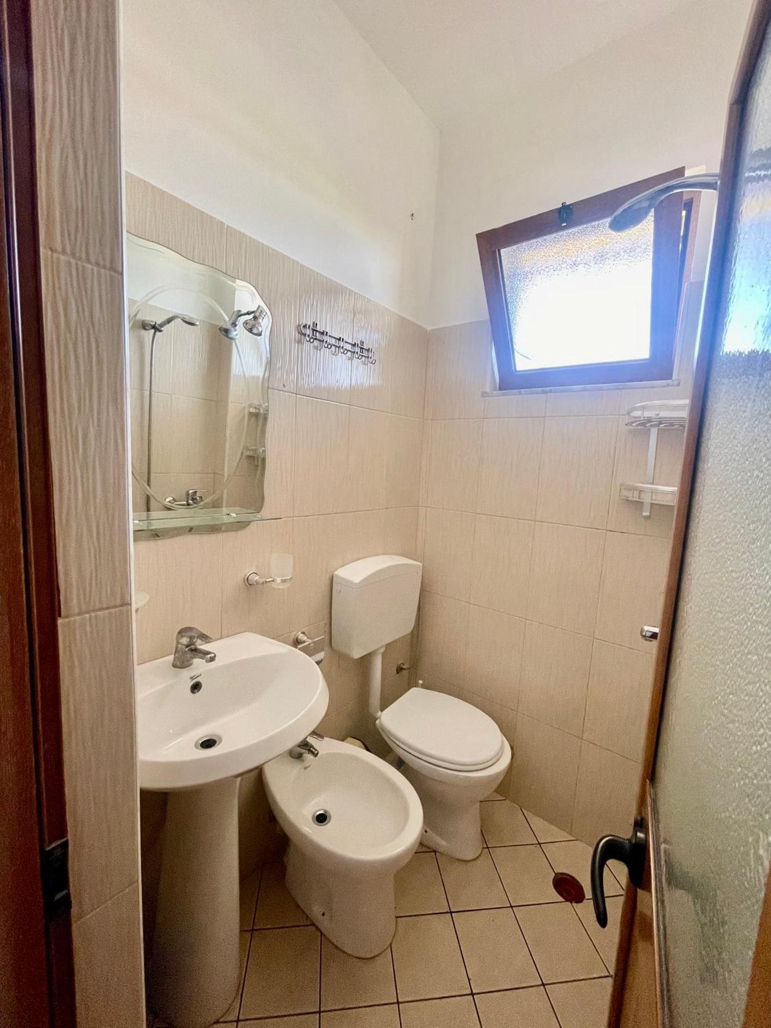 Xhou'S Home Shkodër エクステリア 写真